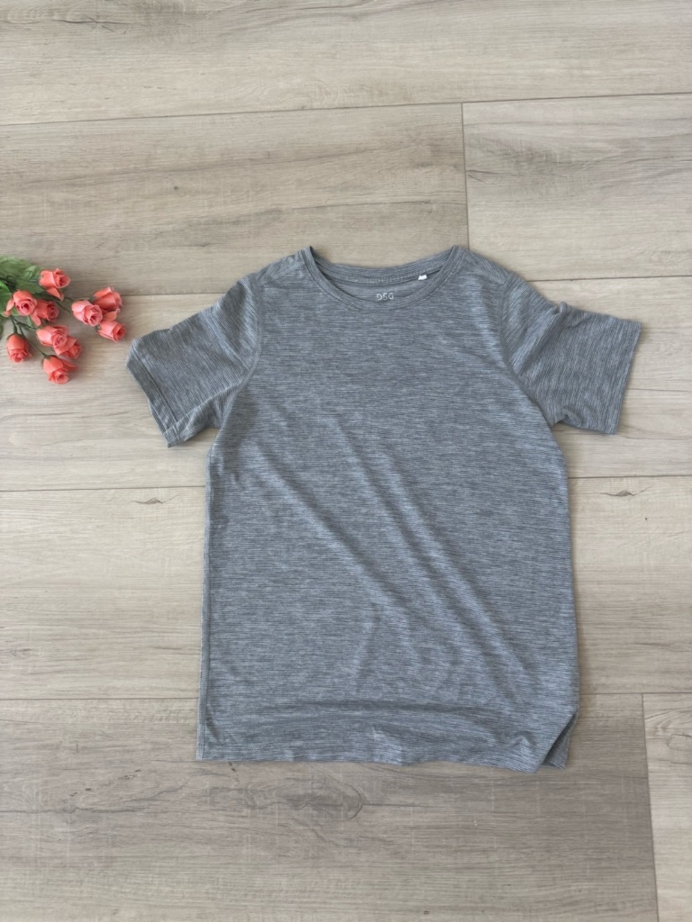DSG boys medium gray Athletic tee